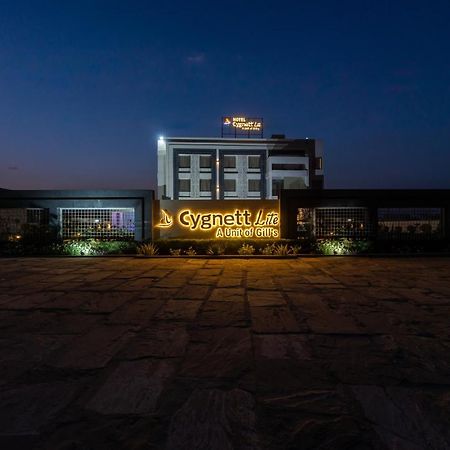 ホテル Cygnett Lite アルワル エクステリア 写真